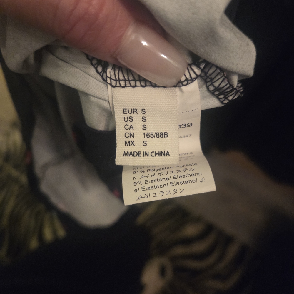 Black Dress with Cherry Print Sz Small - Picture 3 of 3